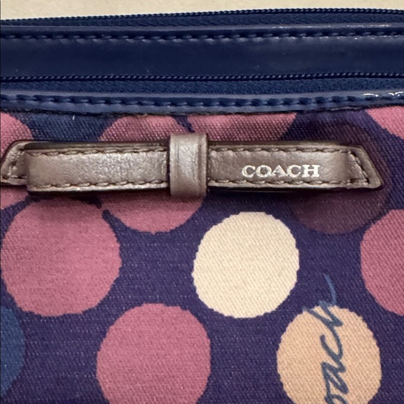 EUC! Coach Polka Dot Bow Wristlet - Picture 2 of 11